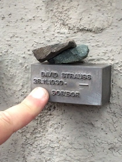 Frankfurt cemetery stone David Strauss